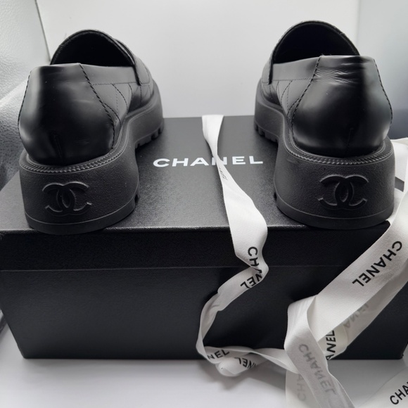 Chanel Chunky CC Slight Platform Lug Loafers - Picture 8 of 8